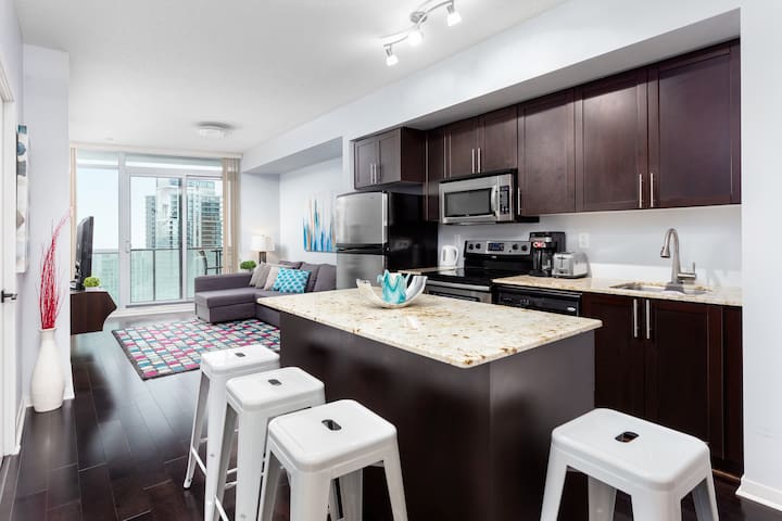 ModernLuxuryHighrise w/Parking – Maple Leaf Square