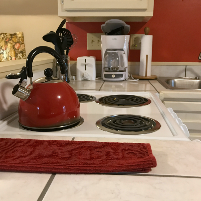 Fully equipment kitchen. Complimentary coffee and fruit.