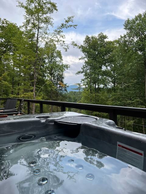 Sleeps 14-2 cabins-2 hot tubs-sauna-fire pit-views