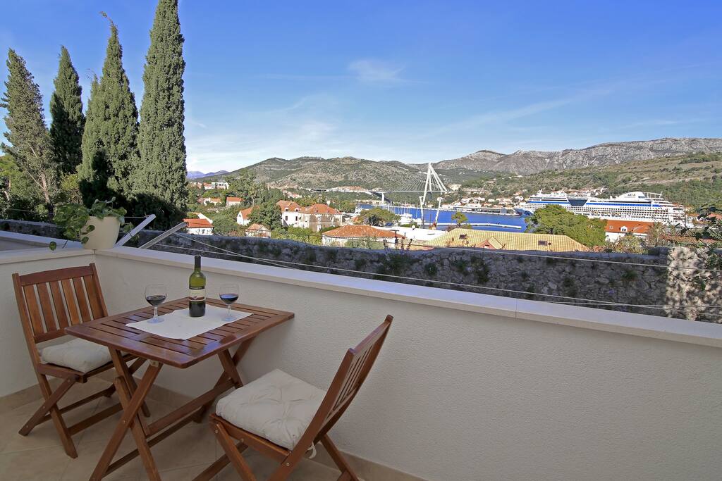 Lovely terrace with sea view