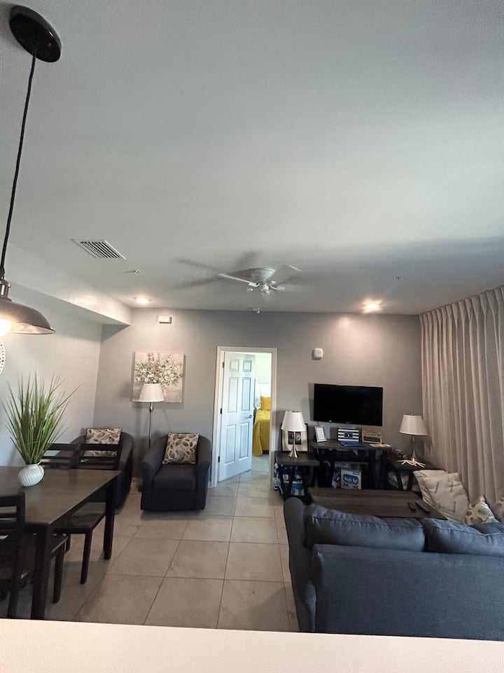 Steps To Beach With Marina Sunsets – 3 -Bed Condo - St. Pete Beach, FL