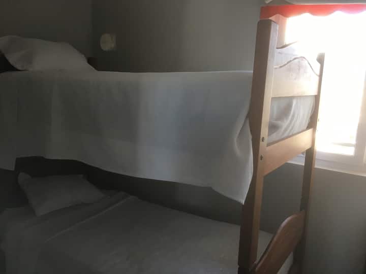 Spavaća soba s 2 kreveta 