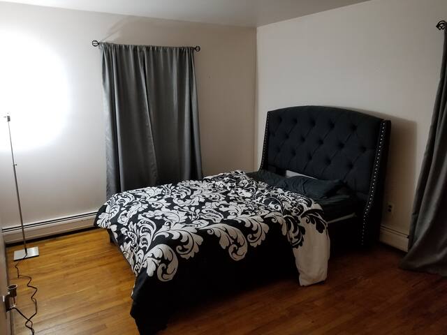 Plainview home - extremely convenient!