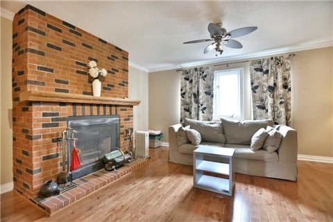 Top performing Airbnb: Spacious & Clean family home in Erin Mills