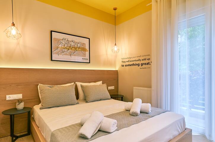 Spacious 4-Bedroom Athens Residence near Acropolis gallery image 3