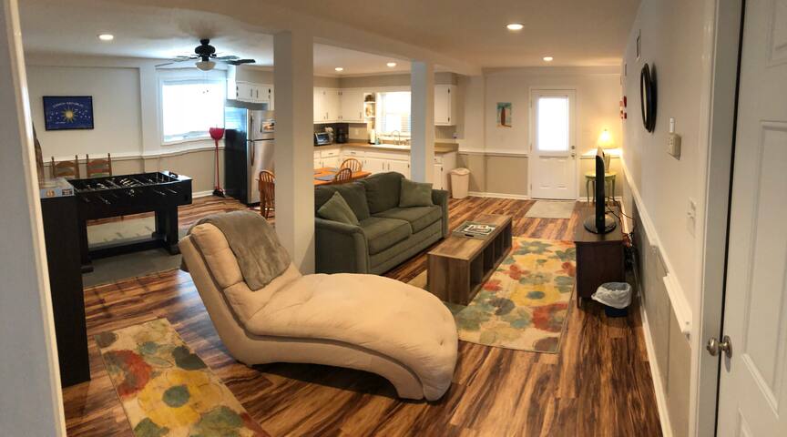 Easy Beach Access! “Cotton’s Cabana”