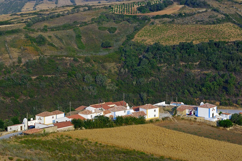 Aldeia da Mata Pequena is a small rural village, stubbornly restored to keep its 300 years old authenticity.