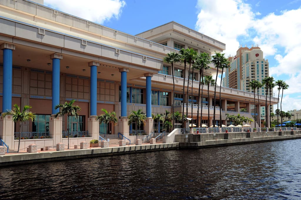 Tampa Convention Center - 10 min drive