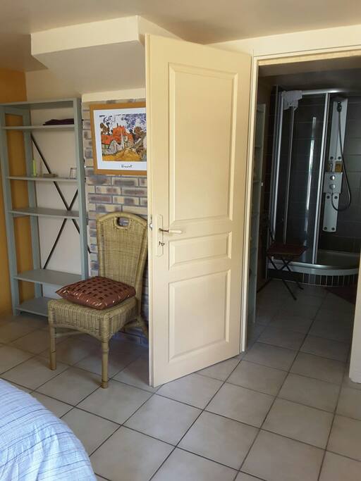 Passage entre chambre et salle de bain