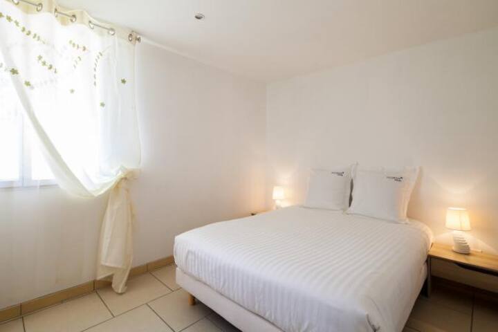 საძინებელი 5, აუზის სართული