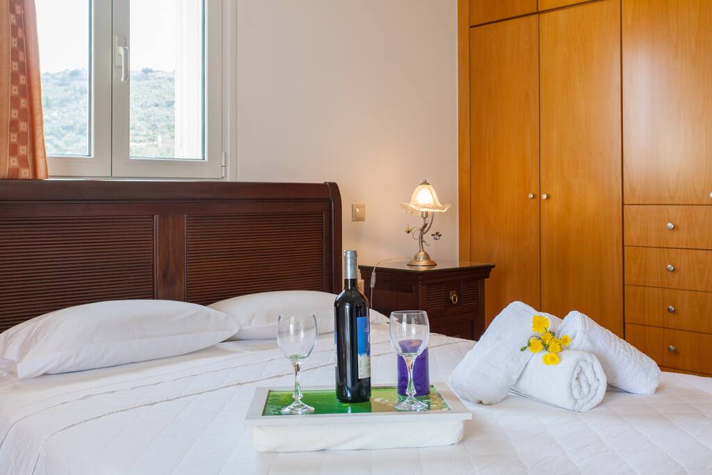 Bedroom - Enjoy Greek Wine