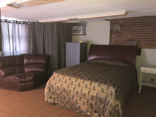 “Pump room” in The Morris Guest House