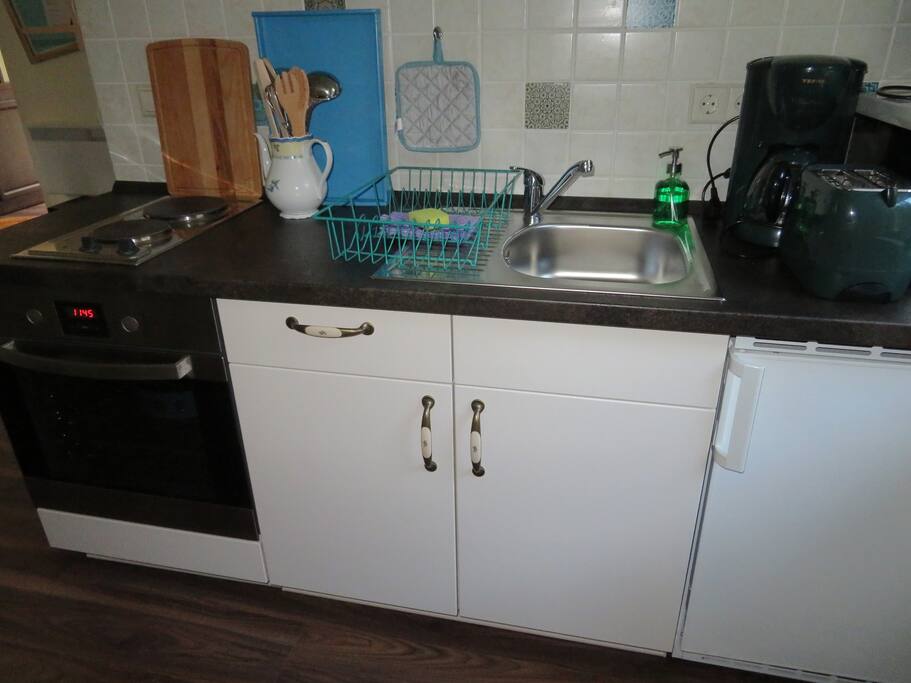 neue Küche mit Backofen