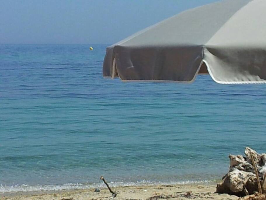 Plage des Marines de Gassin à 1200m du parc.