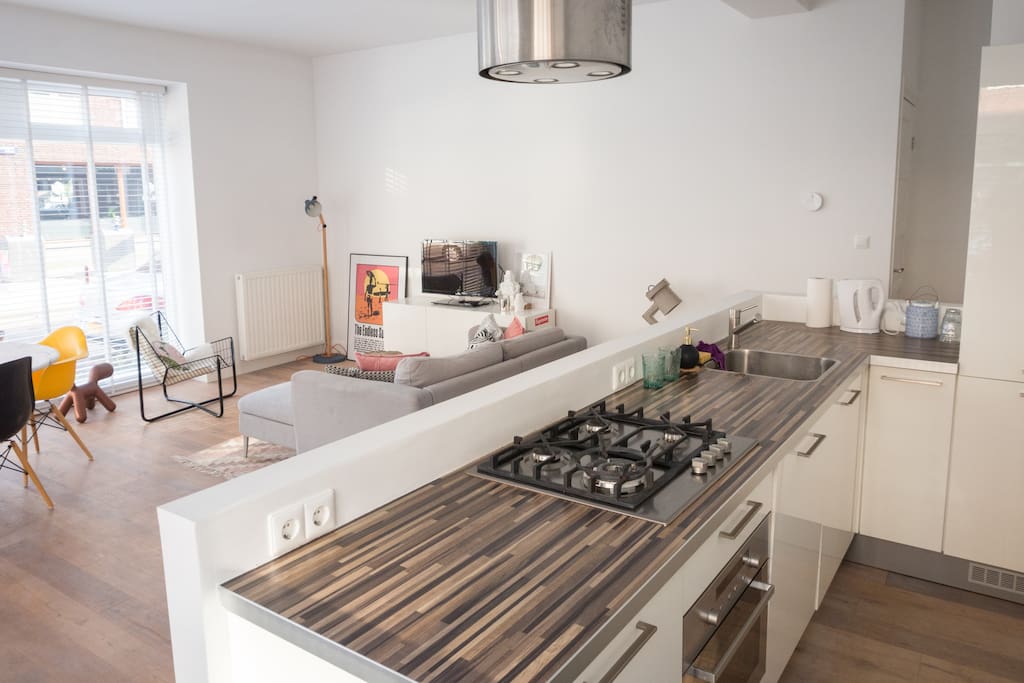 Kitchen & Livingroom