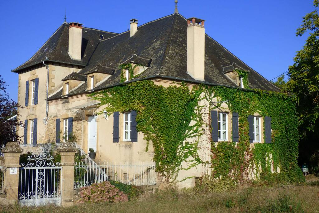 La maison avec l'entrée du gîte