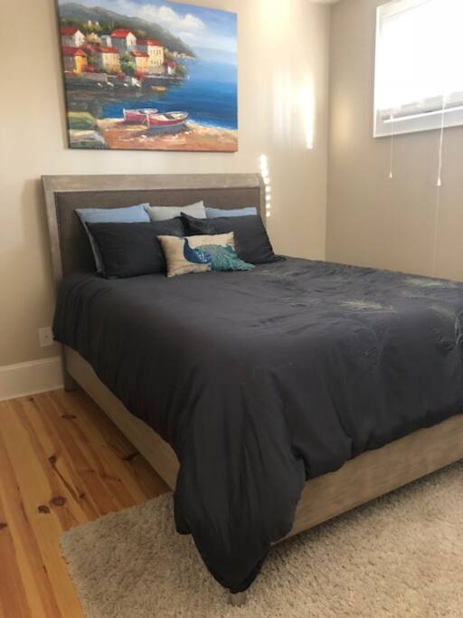 Queen size bed
