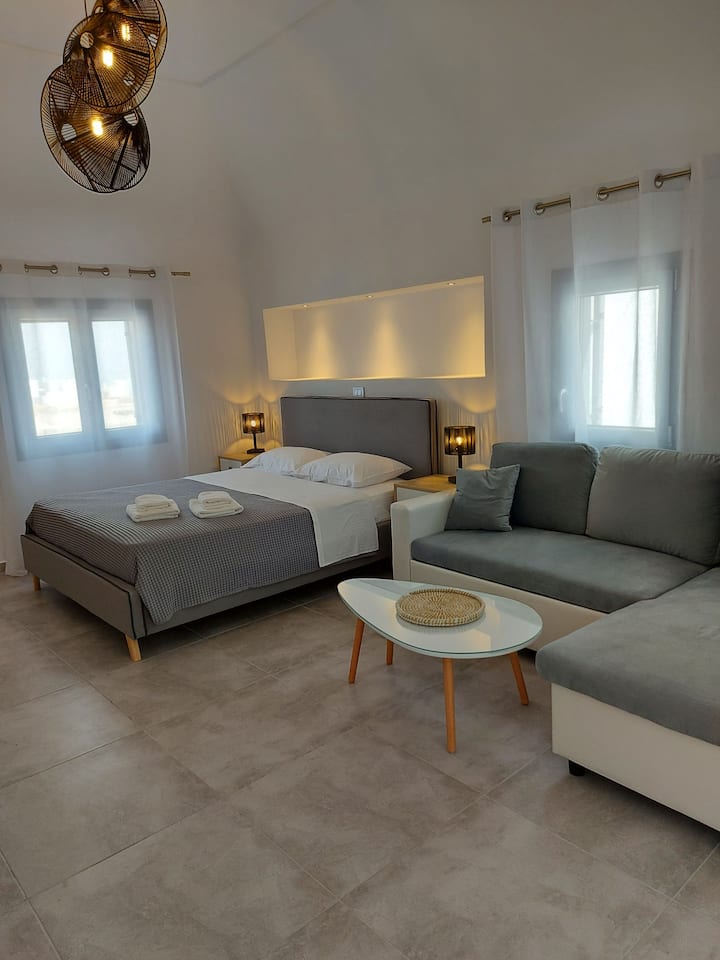 White Shadows 3 - Santorini