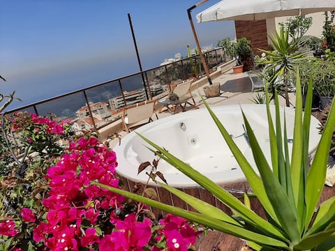 Silvia's romantic loft with terrace/ best sea view