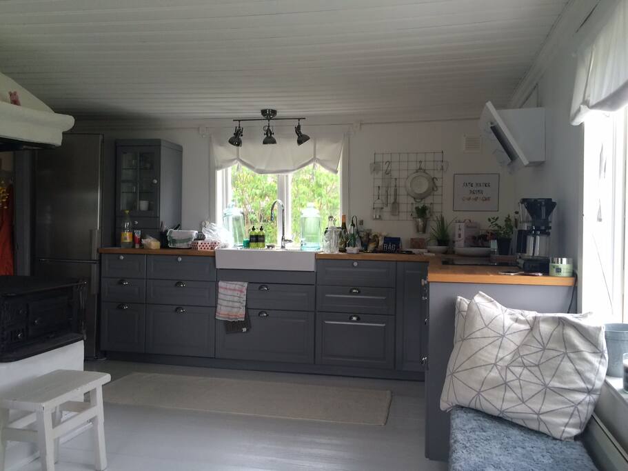 Modern kitchen w. all necessaries