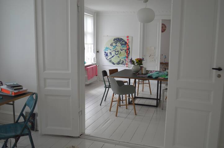 Beautiful apartment with a private rooftop terrace gallery image 4