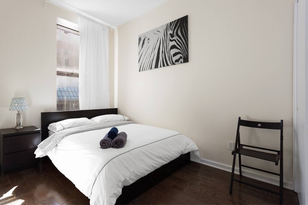 Bedroom 2- queen size bed