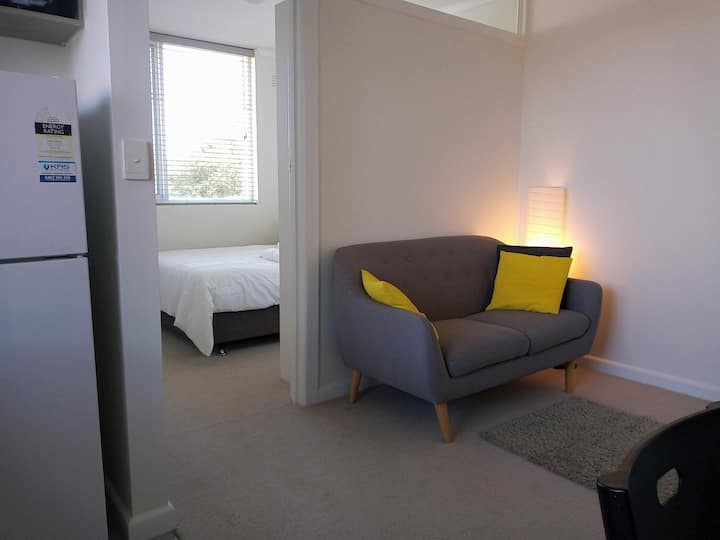 Cosy onebedroom apartment at Prahran. Apartments for Rent in Prahran