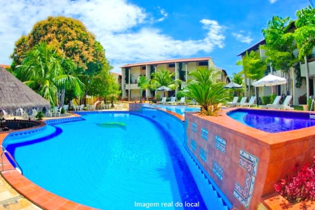 Sao 3 piscinas.