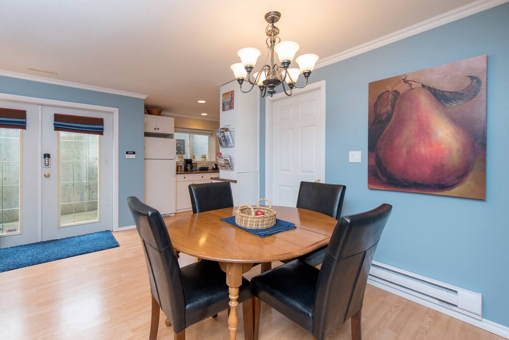 Dining room can seat 6 comfortably.