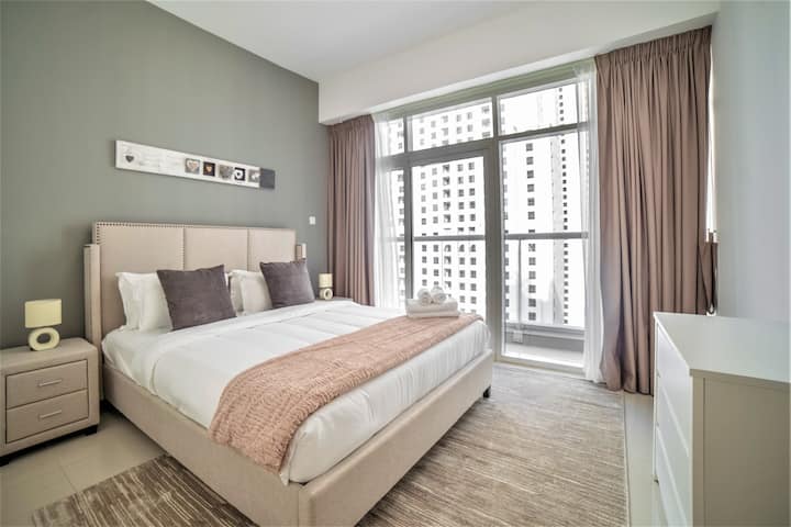 Ფართო და მყუდრო მეორე საძინებელი ცალკე აივნით