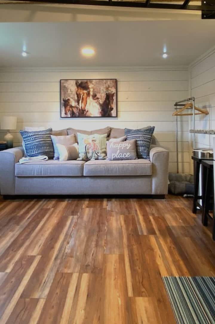 Cozy Tiny Cabin on secluded working horse farm Tiny houses for Rent in Tarboro, North Carolina