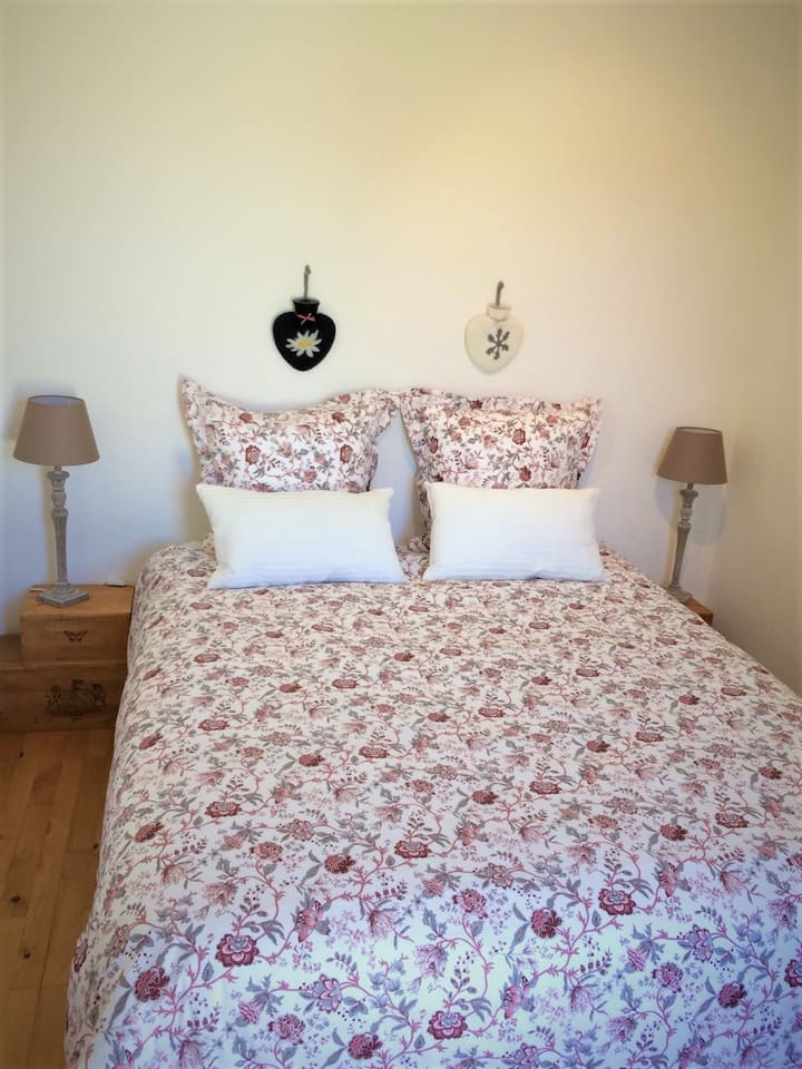 Chambre 2 - Lit Queen-Size 