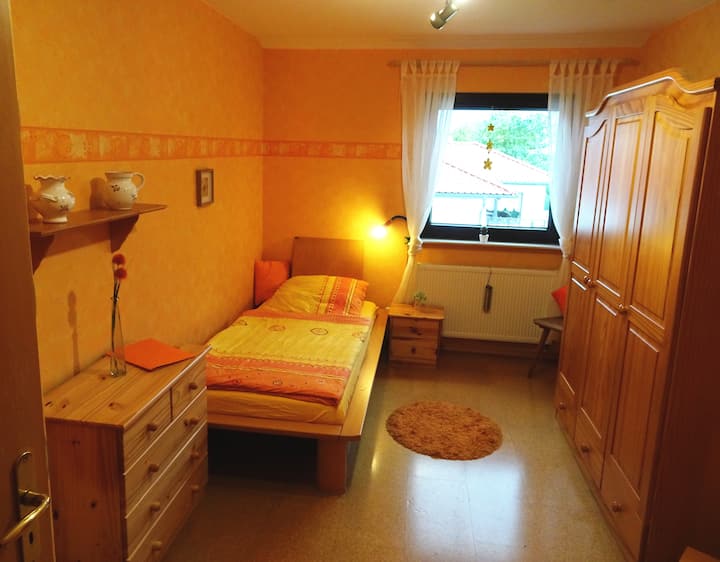 Chumba cha 3 kwa hivyo: Chumba kimoja chenye kiti cha ziada cha kulala (13sqm)