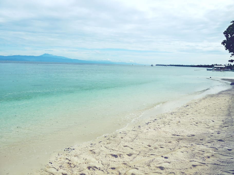Beach area of Isla Bonita Beach Resort