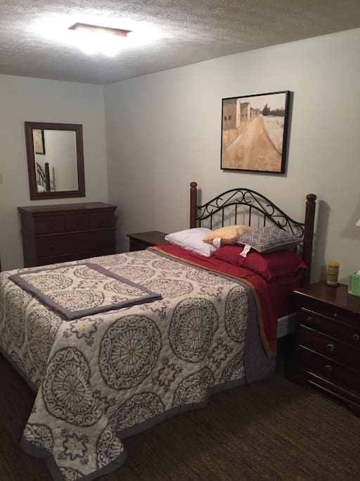 Double bed w/memory foam mattress