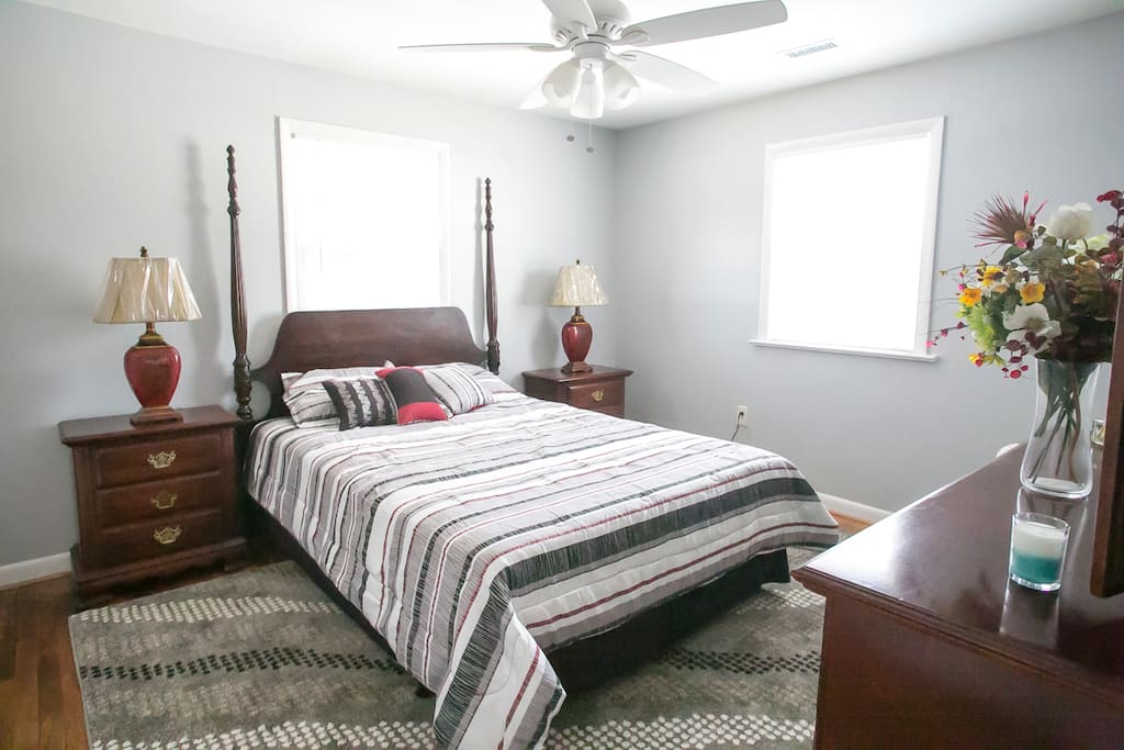THIS IS THE MAIN LIVING AREA YOU WILL HAVE!