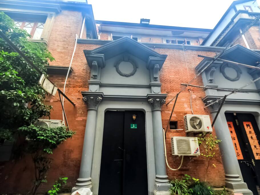 正大门 悠久的历史 印在墙上