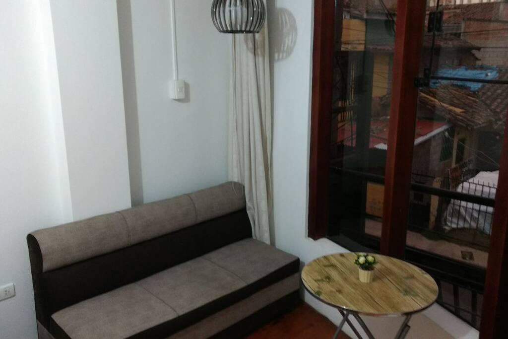 Sillón con vista a la calle