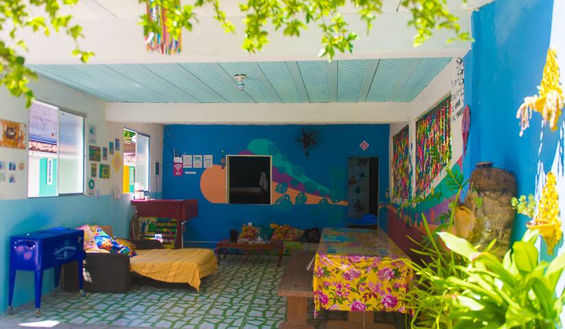 Quarto privativo com banheiro no Centro de Arraial