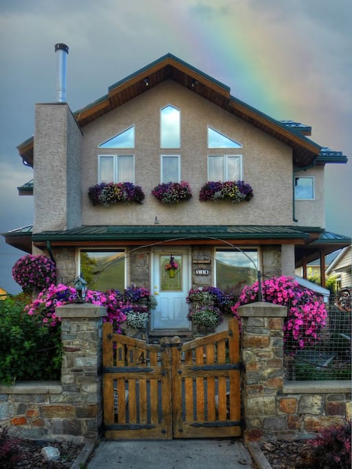 A & A Pyramid Suite Guest suites for Rent in Jasper