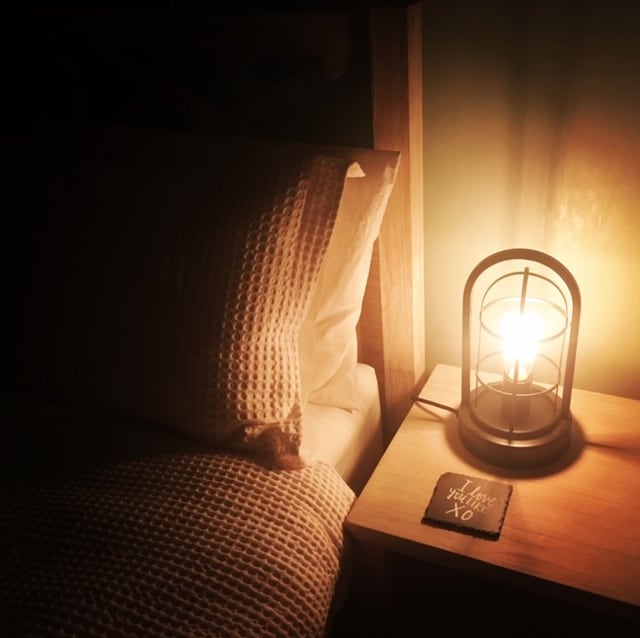 Všetky spálne majú super pohodlné postele, luxusnú posteľnú bielizeň, ale sú to premyslené detaily, vďaka ktorým je tento dom orezaný nad ostatnými.