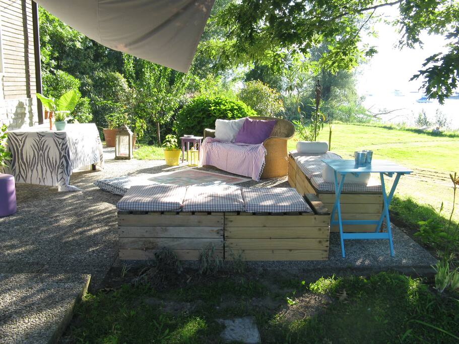 OUTDOOR PATIO