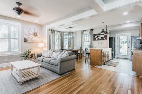 Charming Downtwn Home, Private Parking Patio&Yard!