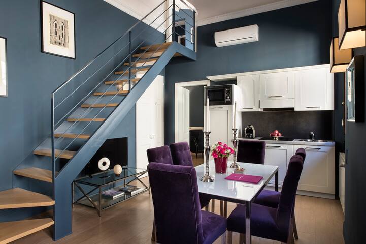 Deluxe Apartment Ubaldo in Palazzo Branchi gallery image 2