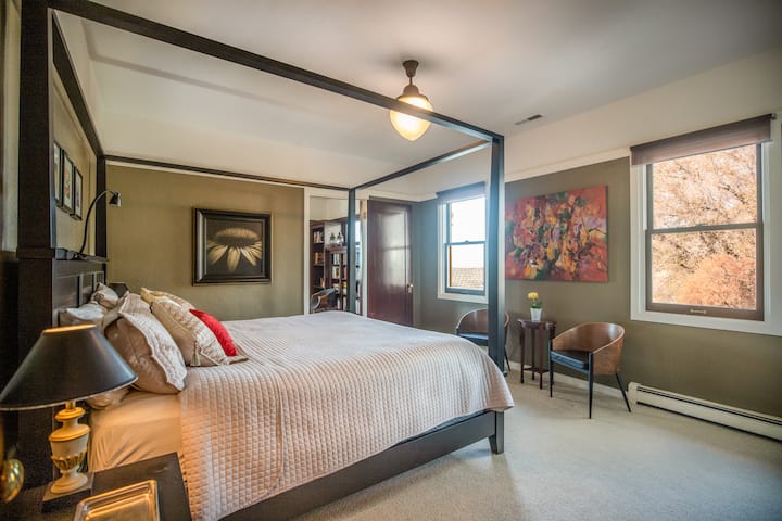 חדר שינה ראשי. 