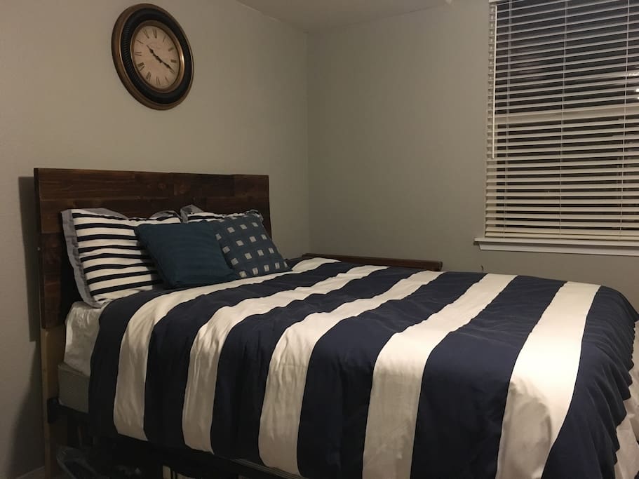Queen bed- High quality down duvet