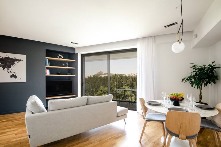 Kalypso, Urban APT w/ Unique Views of Acropolis! gallery image 4