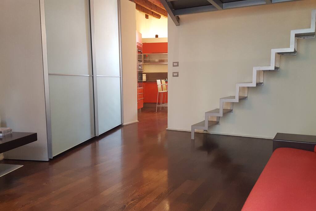 Salone con vista cucina