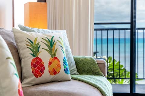 *Hono Kai C1*Maui beachfront, steps to the sand!