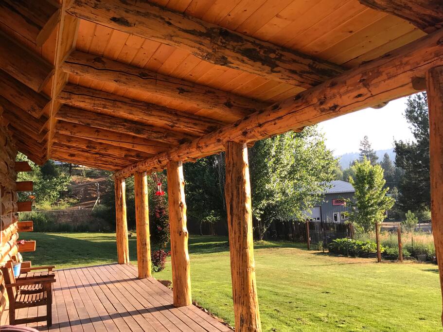 Sitting area looking at the mountains